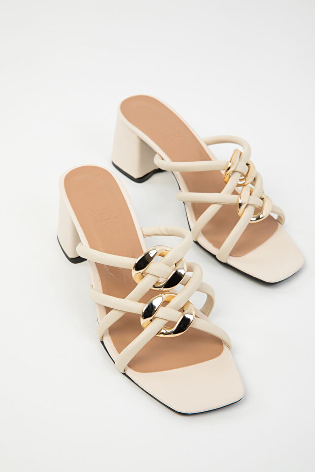 Bézs színű női klasszikus sarkú cipő 18828 - 2