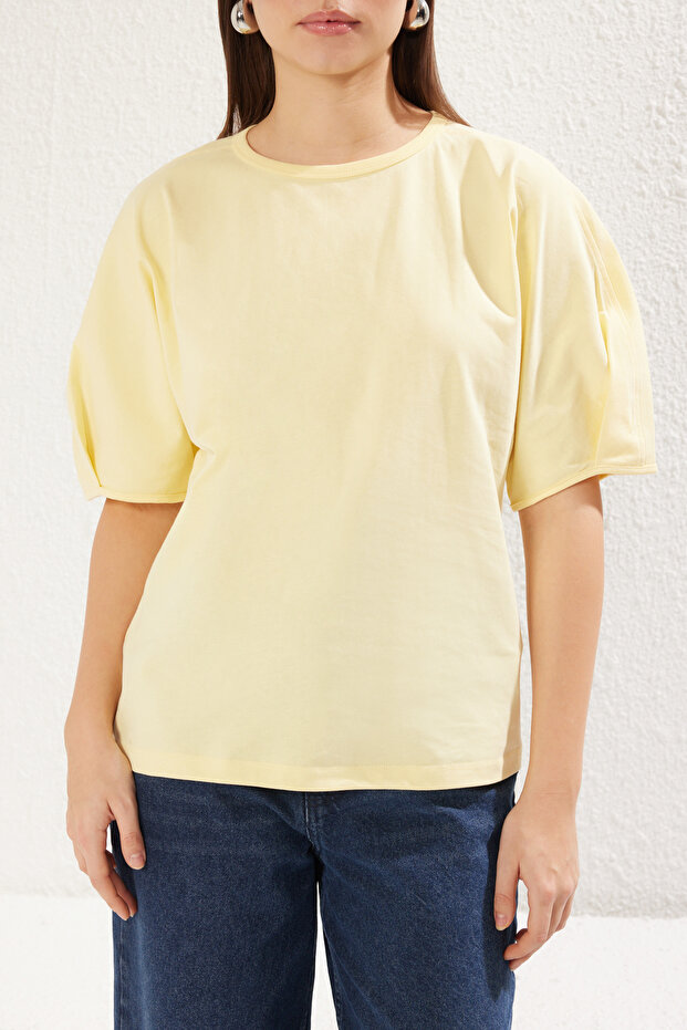 Açık Sarı %100 Pamuk Balon Kol Oversize/Geniş Kesim Örme T-Shirt TWOSS25TS00041 - 3