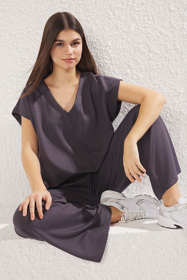 Antrasit V yaka Oversize/Geniş Kalıp Örme Alt-Üst Takım TWOSS25AU00012 - 2