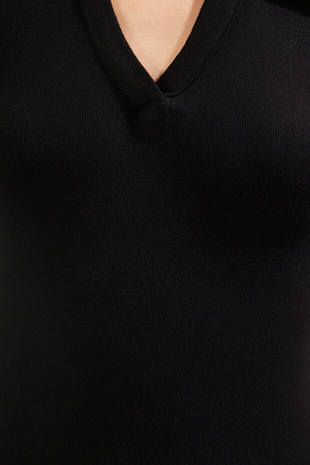 Siyah Düz Fitted/Vücuda Oturan Polo Yaka Örme Bluz TWOSS25BZ00003 - 4