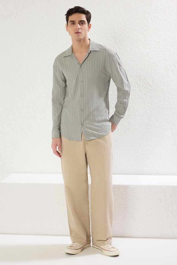 Haki Regular Fit Düşük Omuzlu Dokulu Gömlek TMNSS25GO00011 - 2
