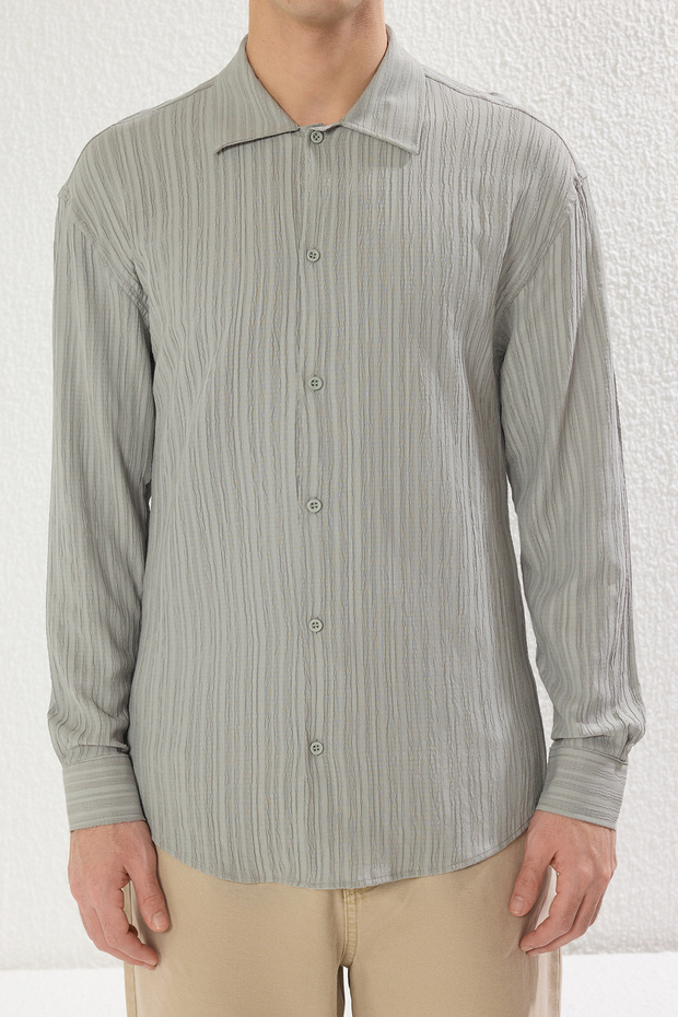Haki Regular Fit Düşük Omuzlu Dokulu Gömlek TMNSS25GO00011 - 3