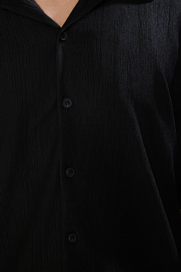 Siyah Oversize Dokulu Esnek Rahat Örme Kumaş Gömlek TMNSS25GO00006 - 4