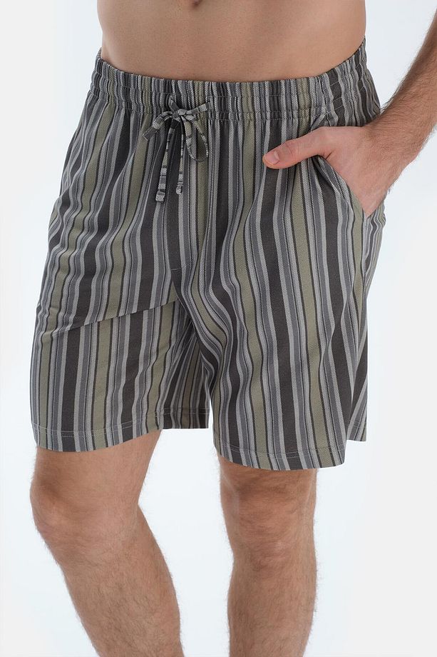 Siyah Metraj Çizgi Baskılı Gömlek Şort Pijama Takımı - 6