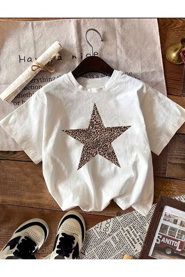 تي شيرت أساسي بطبعة جلد الفهد مع تفاصيل نجمة - 1