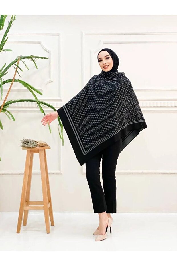 المرأة البولكا نقطة منقوشة مثلث المعطف