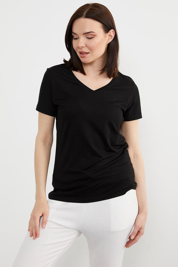 V Yaka Dökümlü Basic Tişört - Siyah - 3