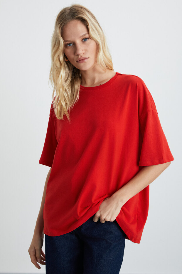Lagertha Women's 100% Organic Cotton Thick Textured Oversize Fit Round Neck Red T-Shirt