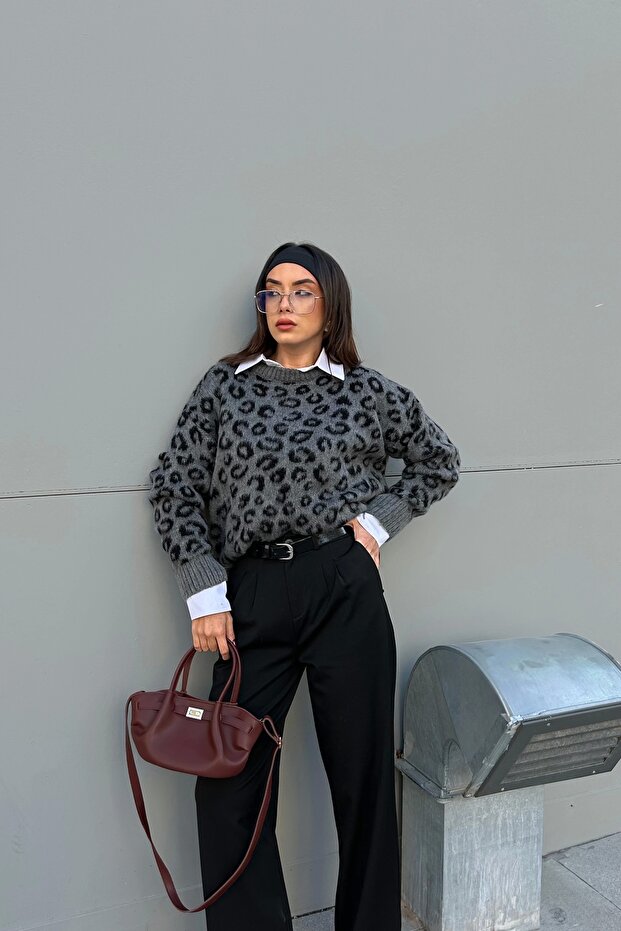 Women's Gray Leopard Pattern Sweater 1014-5229 - 2