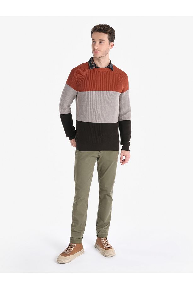 Regular Fit Yuvarlak Yaka Jakarlı Erkek Kahverengi Kazak - 3