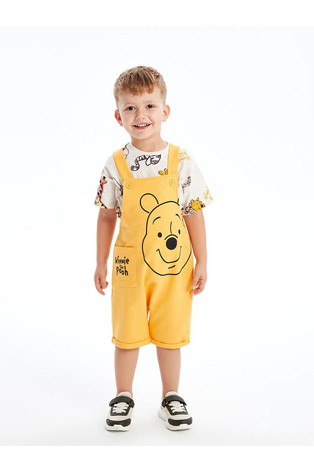 Lcw Kids Bisiklet Yaka Kısa Kollu Winnie The Pooh Baskılı Erkek Bebek Tişört Ve Salopet 2'li Takım - 1