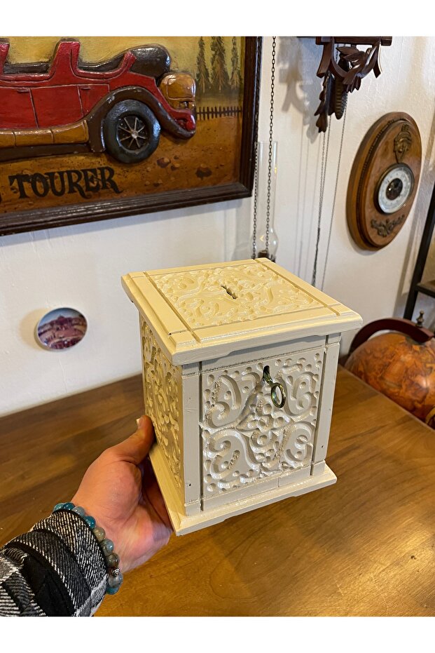 Ahşap kumbara