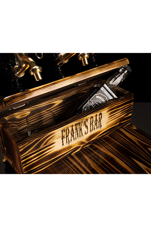 DEFİNE. Ahşap İçki Çeşmesi - 1