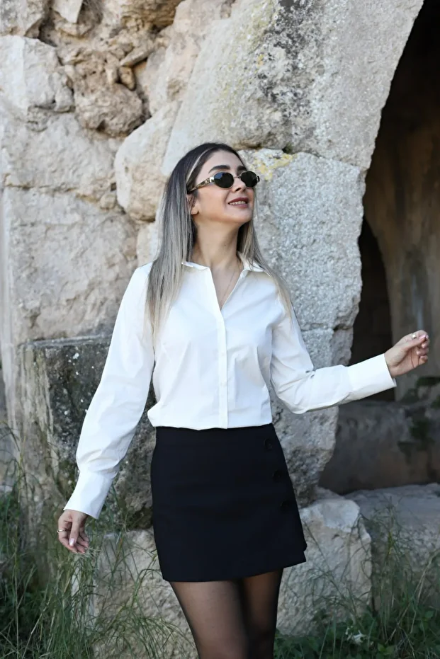 Siyah Düğmeli Şort Etek - 2