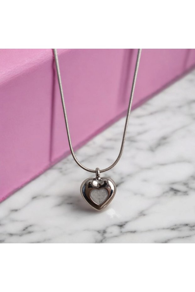 Women's Pearlescent Heart Steel Necklace a Touch of Elegant and Sparkling