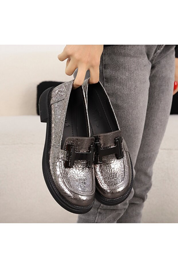 Int 1004 Buckle Loafer