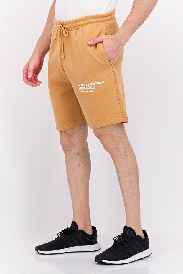شورت رجالي أساسي بشعار العلامة التجارية، لون بني - 4
