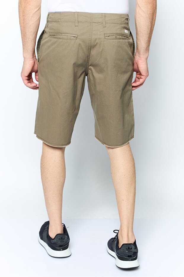 Men Regular Fit Solid Basic Shorts, Olive - 4