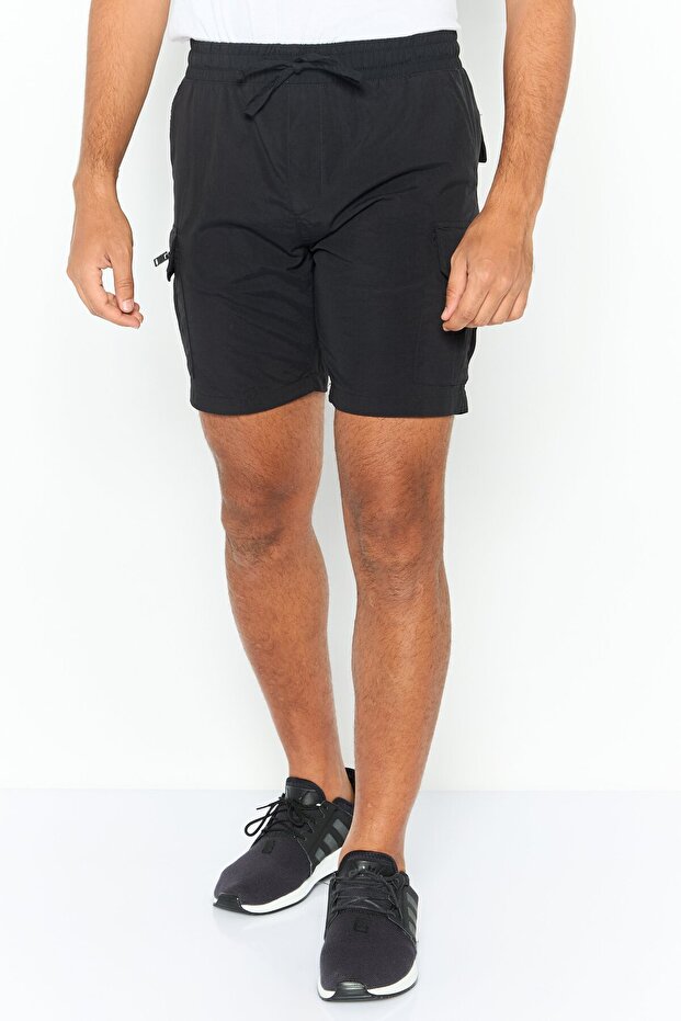 شورت كارجو سادة برباط للرجال، أسود - 1