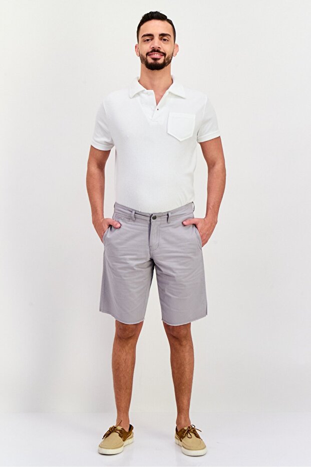 Men Solid Chino Shorts, Light Grey - 2