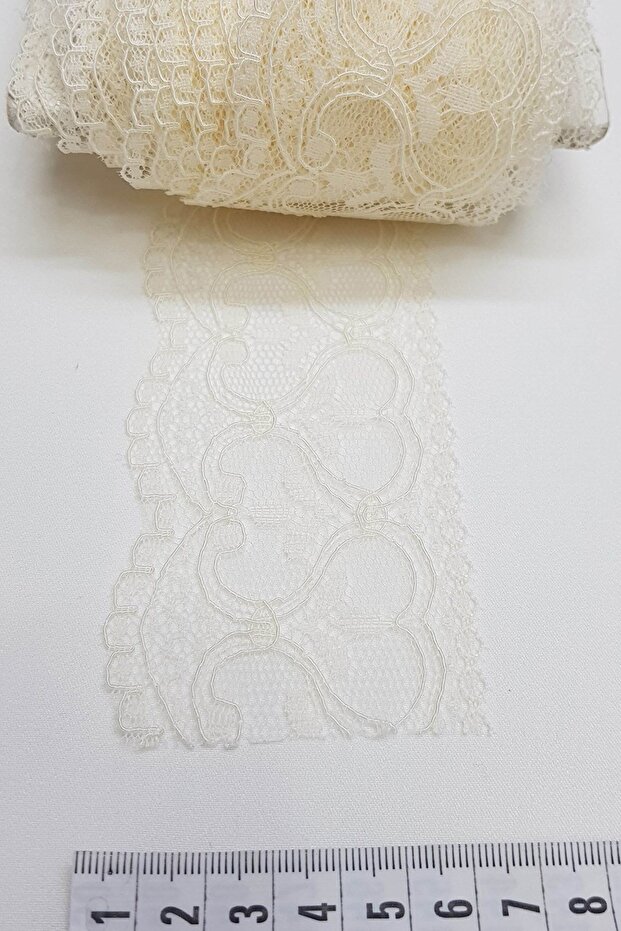Cream Coloured Swan Lace