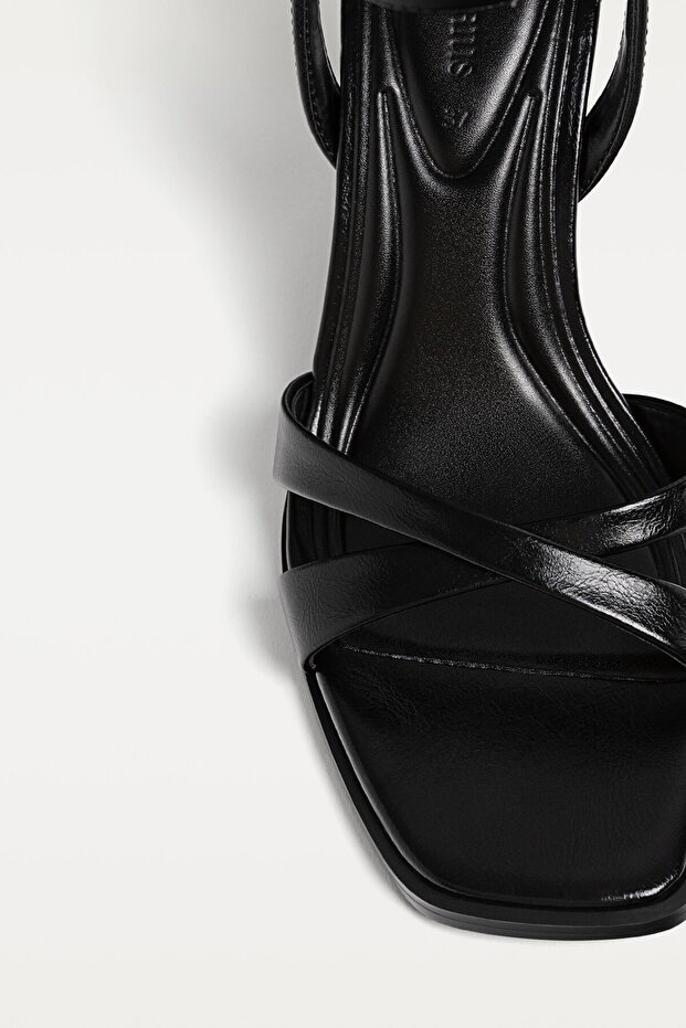 Topuklu Siyah Sandalet - 5