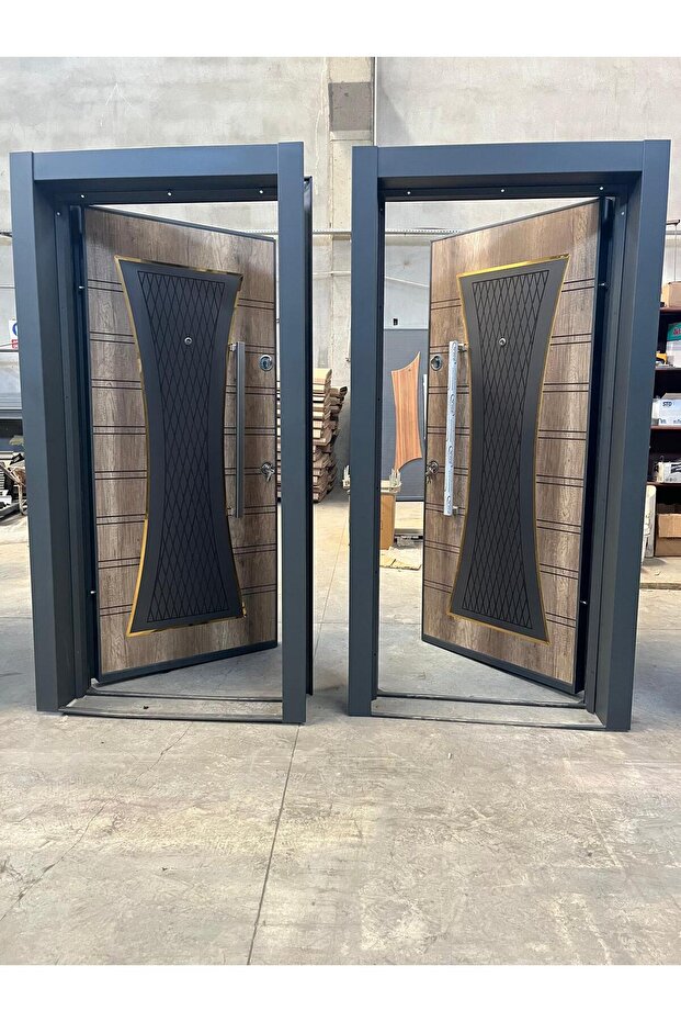 Krom Detaylı Çelik Kapı Sol - 2