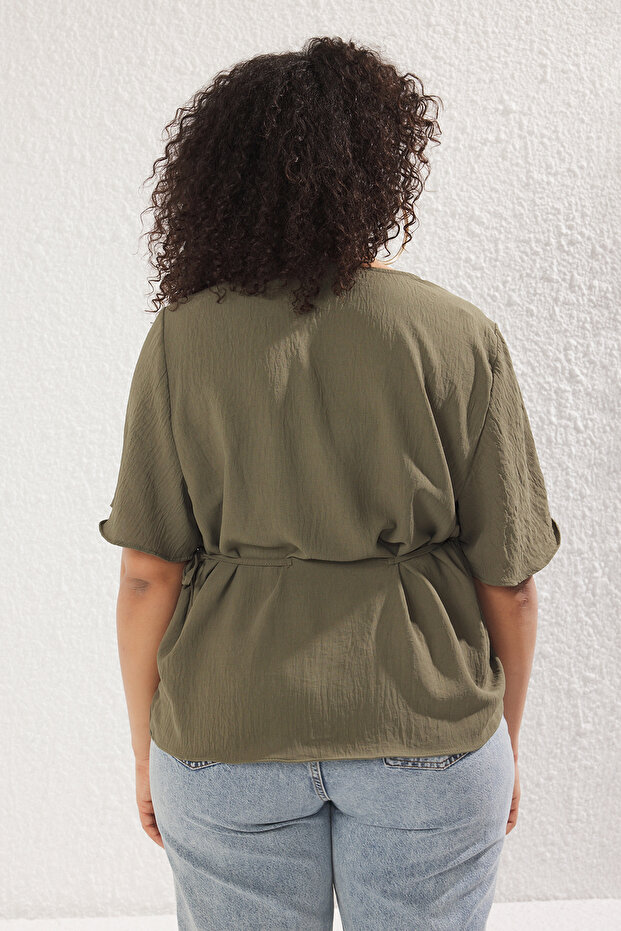 Khaki szőtt V-nyakú nyakkendős blúz TBBSS22BZ0753 - 5