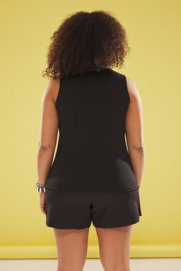 Siyah Regular Fit Önden Bağlama Detaylı Örme Büyük Beden Yelek TBBSS25BH00014 - 5