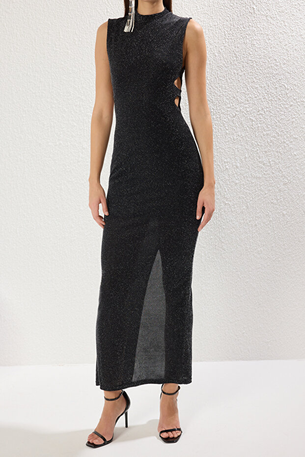 Siyah Cut Out/Pencere Detaylı Simli Örme Maxi Abiye & Mezuniyet Elbise TPRSS25AE00100 - 3