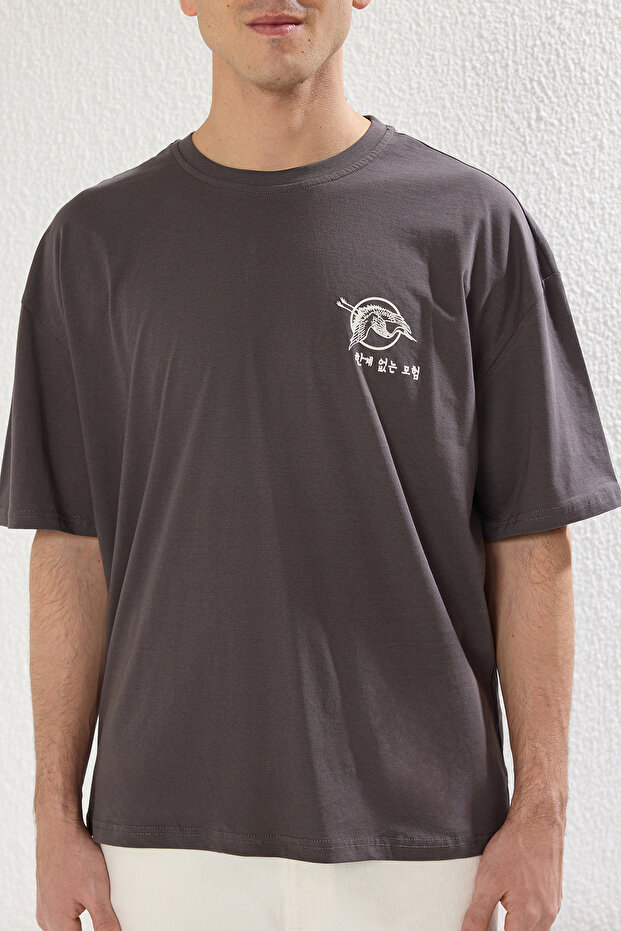 Antrasit Oversize/Geniş Kesim Uzak Doğu Baskılı %100 Pamuklu T-Shirt TMNSS23TS00170 - 6