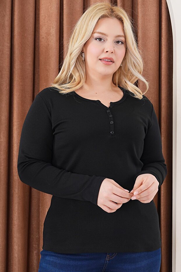 بلوزة أساسية من القطن والليكرا مع تفاصيل أزرار كبيرة الحجم - 6