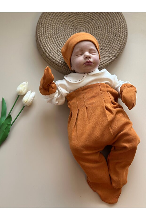 Cinnamon Hospital Release Set (Body, Pants, Beanie, Gloves)