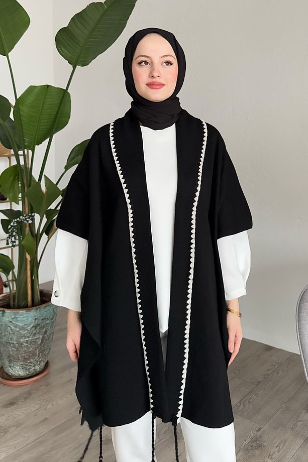 Çoban Dikişli Püsküllü Siyah Triko Panço - 5