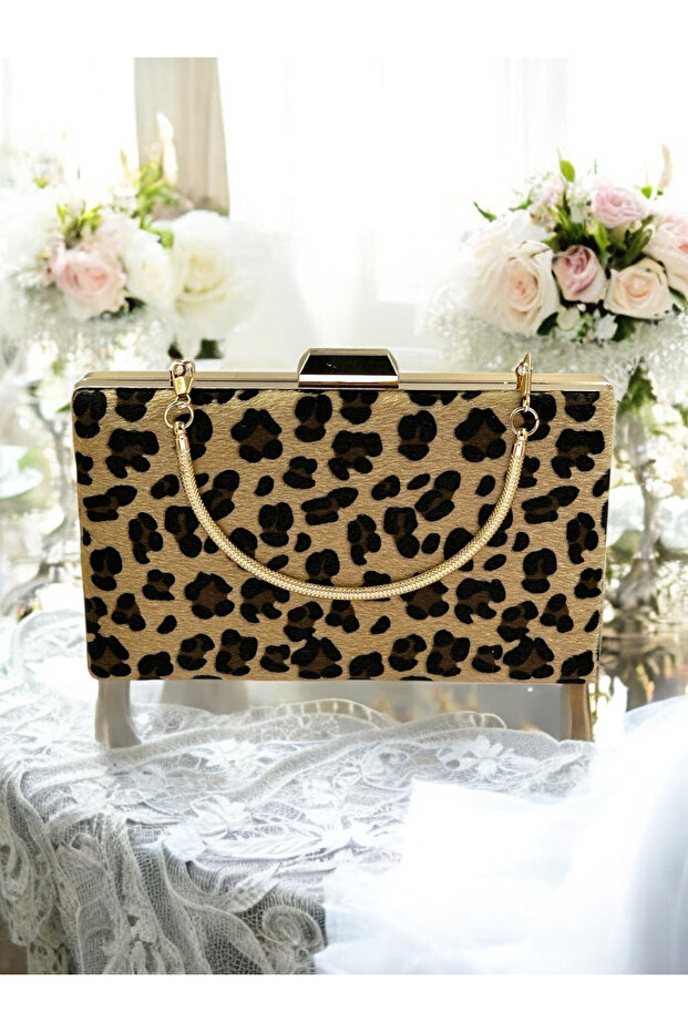 حقيبة سهرة مستوردة بنقشة الفهد مع ريش - 3