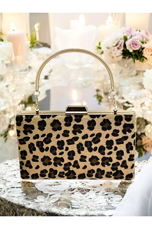 حقيبة سهرة مستوردة بنقشة الفهد مع ريش - 2