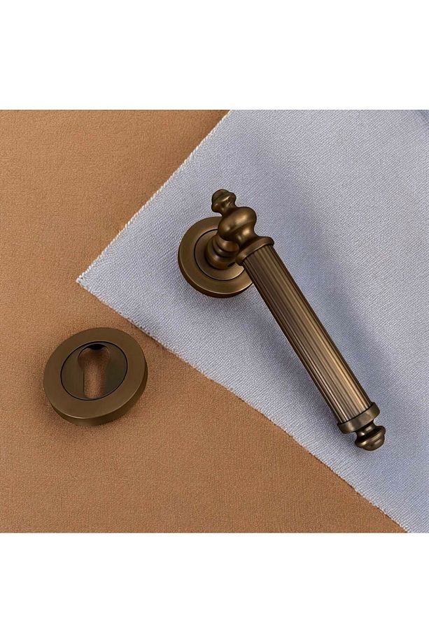 Osmanlı Handles ZK37 Antik Sarı Zamak Yuvarlak Rozetli Yale Çelik Kapı Kolu Sağ Basar Tek Taraf - 3