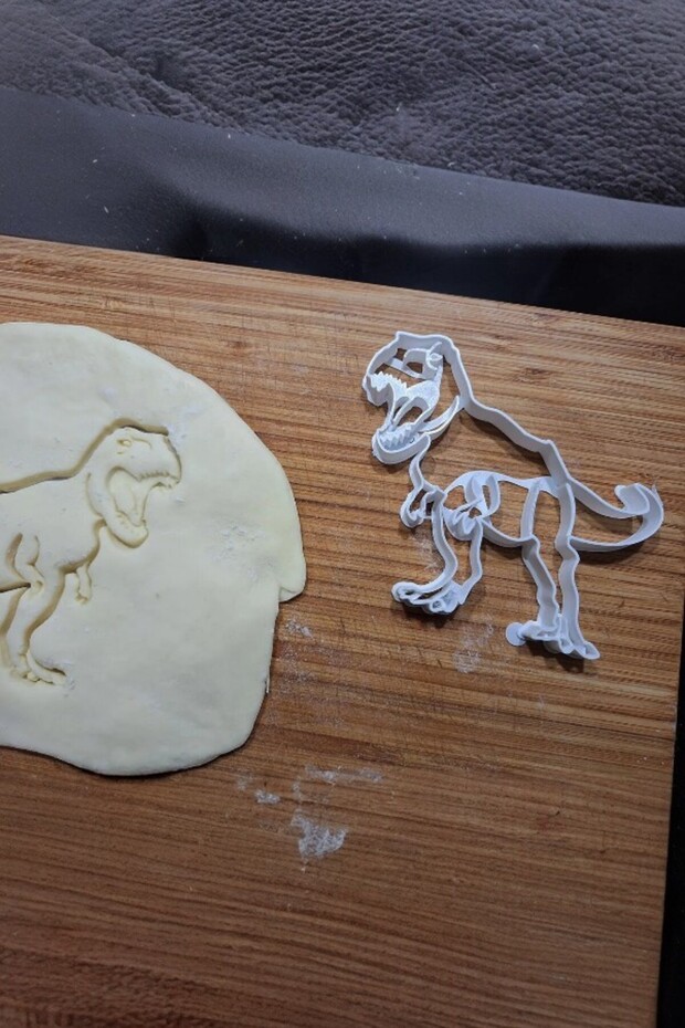 T-Rex Cookie Mold – Dinosaur Shaped Dough Shaper, Fun and Practical Design