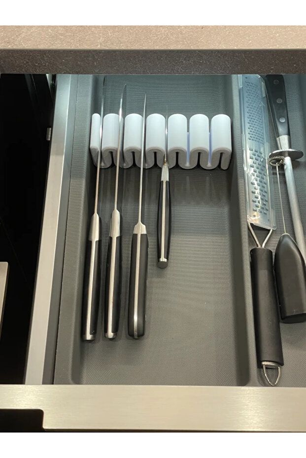 منظم السكاكين - 1