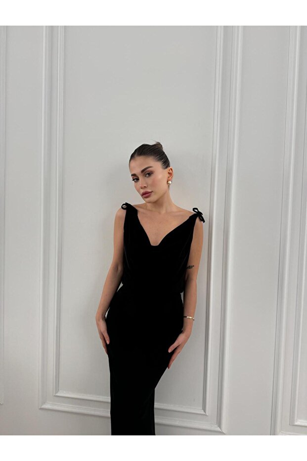 Degaje Yaka Sırt Dekolteli Siyah Elbise - 4