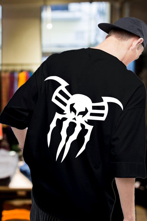 تي شيرت كبير الحجم مطبوع عليه Venom