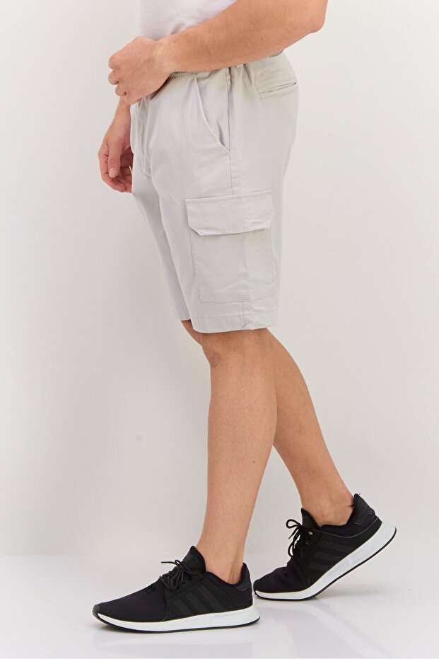 Men Solid Cargo Shorts, Light Grey - 2