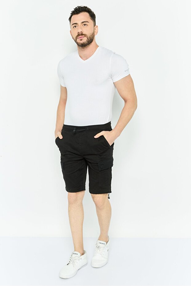 Men Plain Cargo Shorts, Black - 2