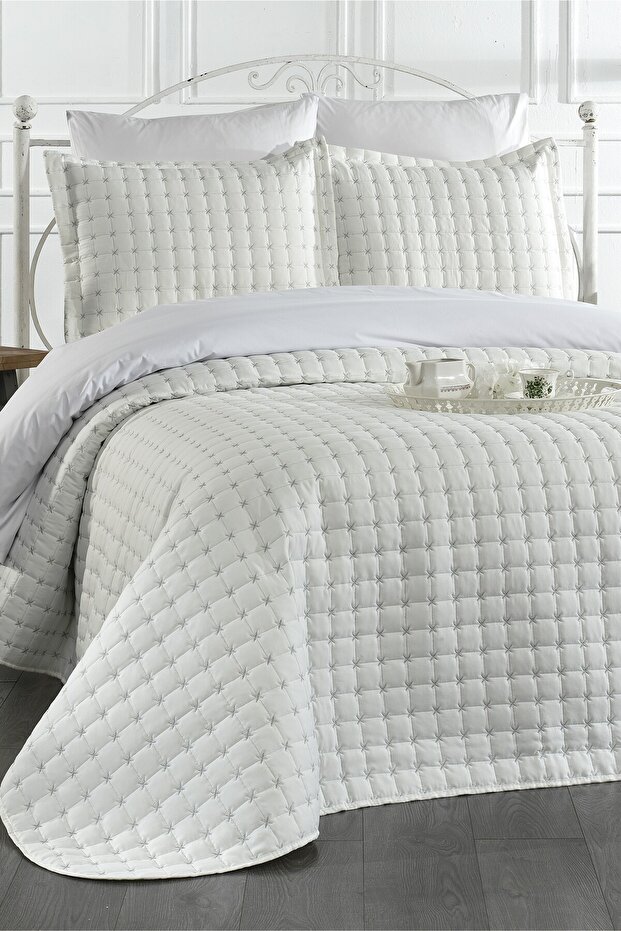 مفرش سرير مزدوج باللون الرمادي الكريمي - 1