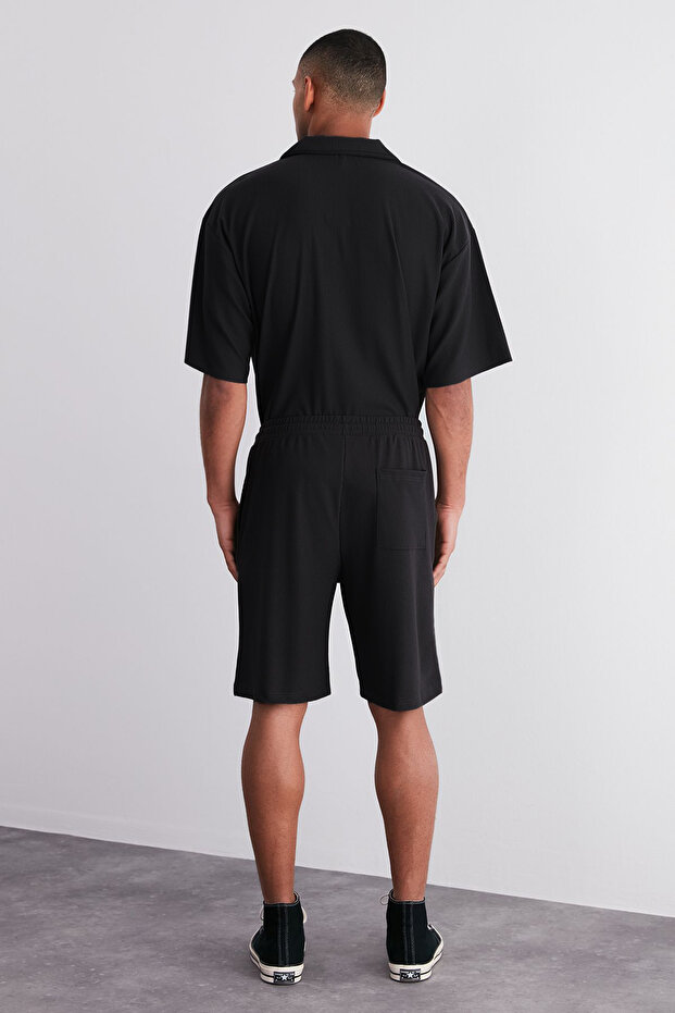 Siyah Oversize/Geniş Kesim Dokulu Kırışmaz Ottoman Şort TMNSS24SR00037 - 6
