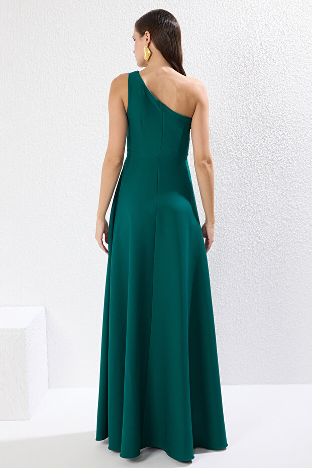 Smaragdově zelené dlouhé večerní večerní šaty s výstřihem do A TPRSS19UT0054 - 5
