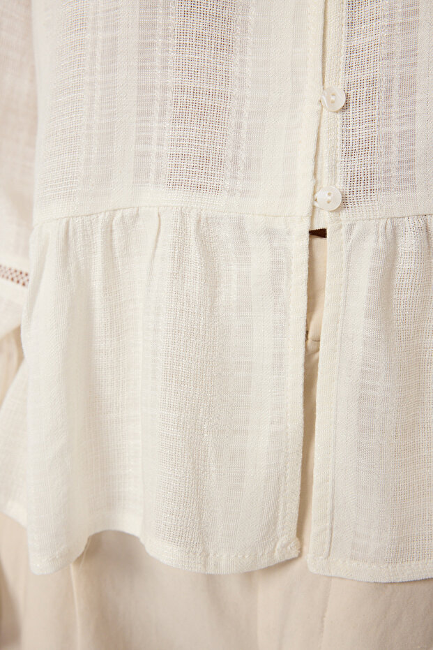 Beyaz Pamuklu Pamuklu Dokulu Kolda Dantelli Oversize Boho Dokuma Gömlek TWOSS25GO00038 - 4
