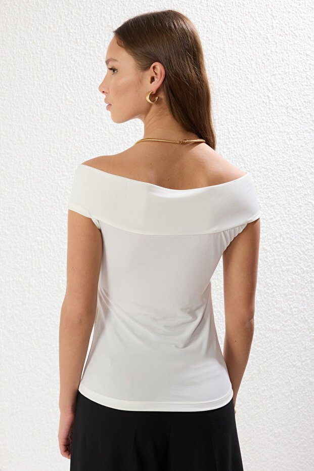Ekru Gül Detaylı Fitted/Vucuda Oturan Esnek Örme Bluz TWOSS25BZ00041 - 5
