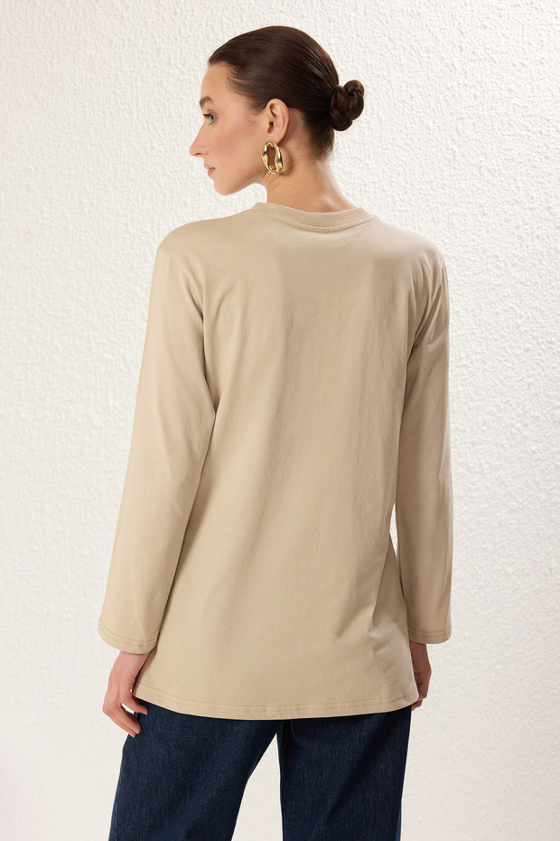 Ten Bej Uzun Kollu Yırtmaç Detaylı Ekstra Geniş Oversize Örme T-Shirt TCTSS25RT00000 - 5