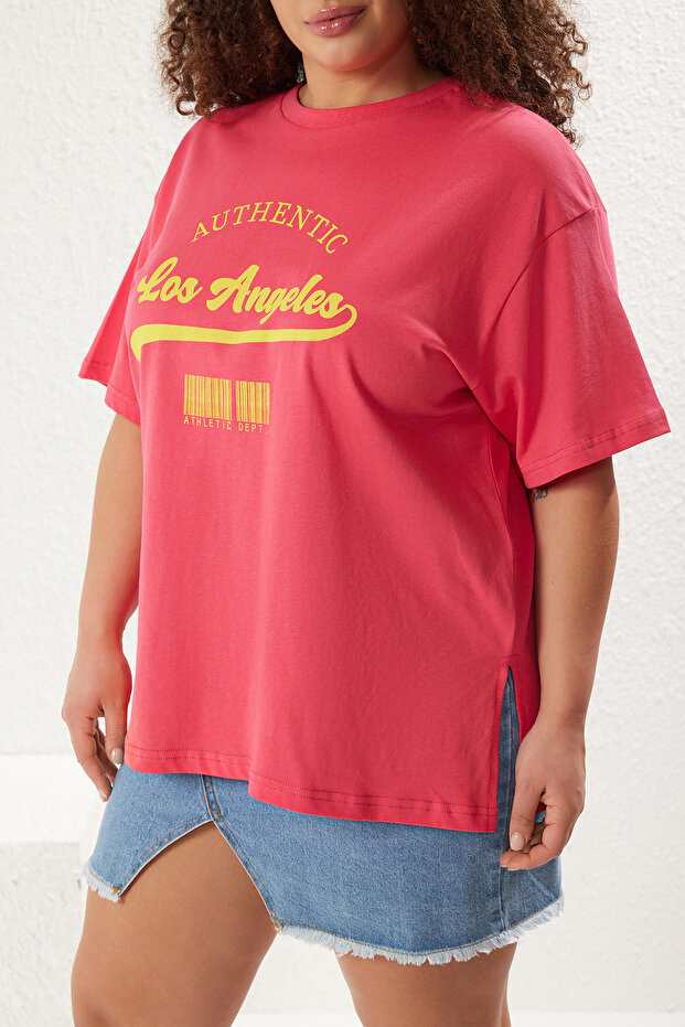 Pembe Geniş Kalıp Bisiklet Yaka Baskılı %100 Pamuk Örme T-shirt TBBSS23AH00131 - 4